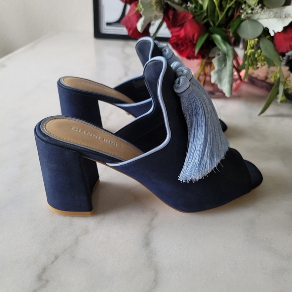 COPY - GIANI BINI Tassel Sandals - Picture 6 of 7